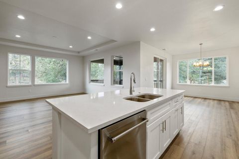 Tiny photo for 1205 Vine Maple Drive, Klamath Falls, OR 97601 (MLS # 220215651)