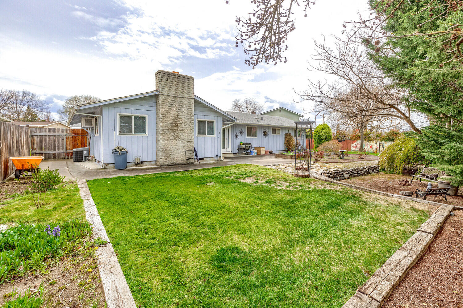 Blossom Hill Terrace Unit No 1 - Residential