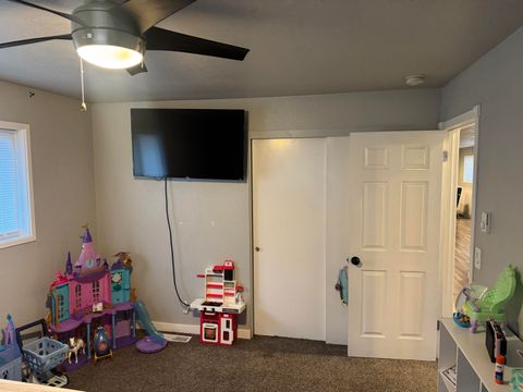 Tiny photo for 3267 Hope Street, Klamath Falls, OR 97603 (MLS # 220215381)