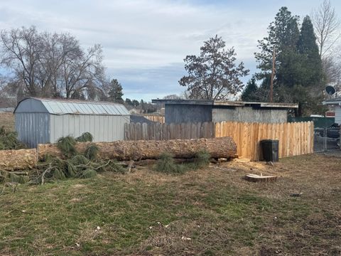 Tiny photo for 3267 Hope Street, Klamath Falls, OR 97603 (MLS # 220215381)