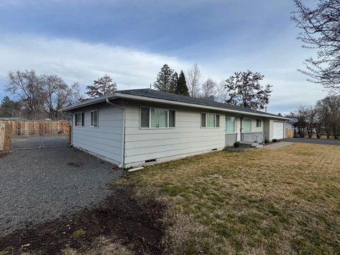 Tiny photo for 3267 Hope Street, Klamath Falls, OR 97603 (MLS # 220215381)