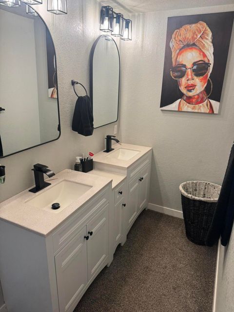 Tiny photo for 3267 Hope Street, Klamath Falls, OR 97603 (MLS # 220215381)