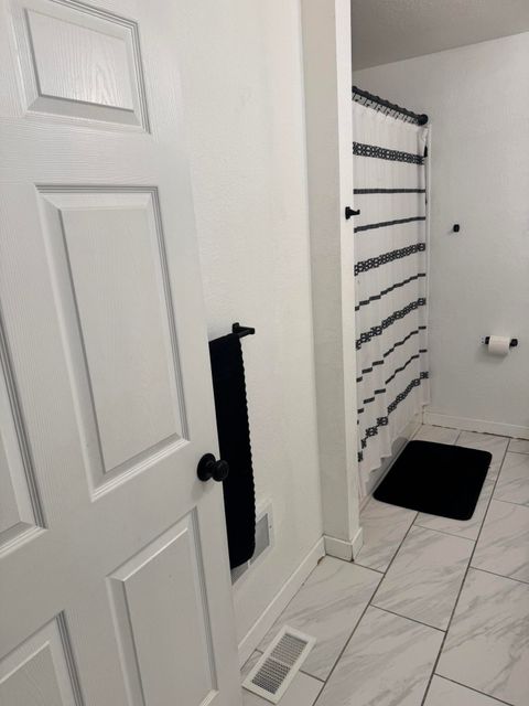 Tiny photo for 3267 Hope Street, Klamath Falls, OR 97603 (MLS # 220215381)