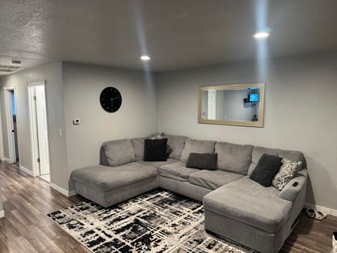 Tiny photo for 3267 Hope Street, Klamath Falls, OR 97603 (MLS # 220215381)