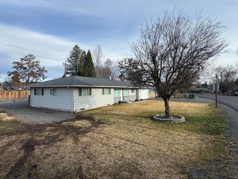 Tiny photo for 3267 Hope Street, Klamath Falls, OR 97603 (MLS # 220215381)
