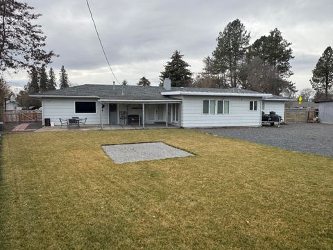 Tiny photo for 3267 Hope Street, Klamath Falls, OR 97603 (MLS # 220215381)