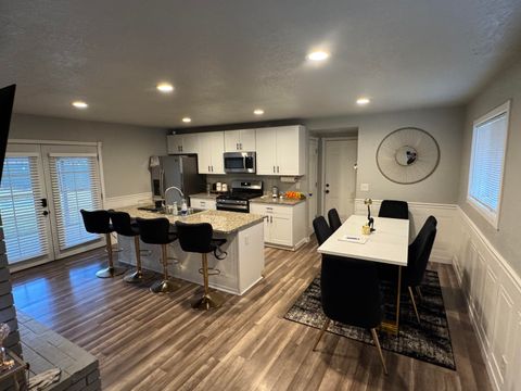 Tiny photo for 3267 Hope Street, Klamath Falls, OR 97603 (MLS # 220215381)