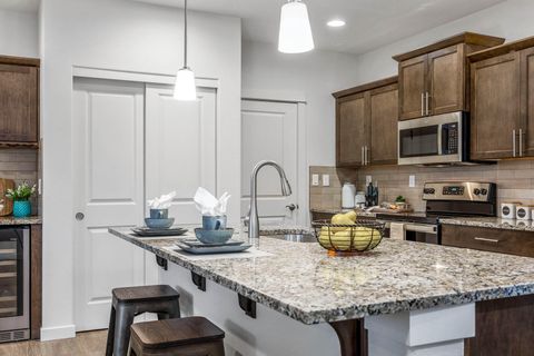 Tiny photo for 21517 OConnor Way #3, Bend, OR 97702 (MLS # 220213924)