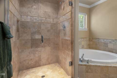 Tiny photo for 19350 SW Laurelhurst Way, Bend, OR 97702 (MLS # 220225813)