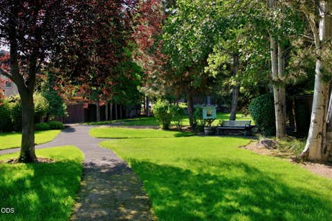 Tiny photo for 19350 SW Laurelhurst Way, Bend, OR 97702 (MLS # 220225813)