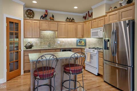 Tiny photo for 19350 SW Laurelhurst Way, Bend, OR 97702 (MLS # 220225813)