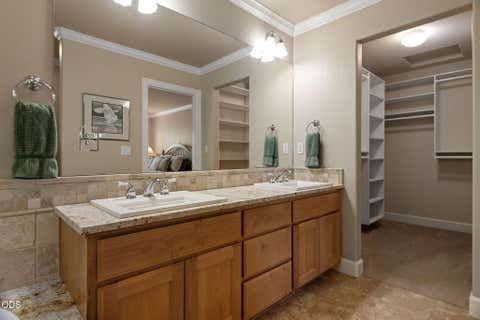 Tiny photo for 19350 SW Laurelhurst Way, Bend, OR 97702 (MLS # 220225813)