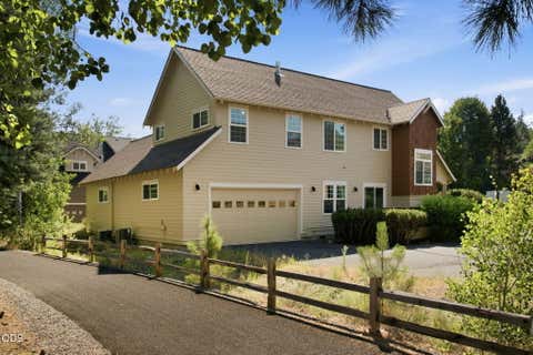 Tiny photo for 19350 SW Laurelhurst Way, Bend, OR 97702 (MLS # 220225813)