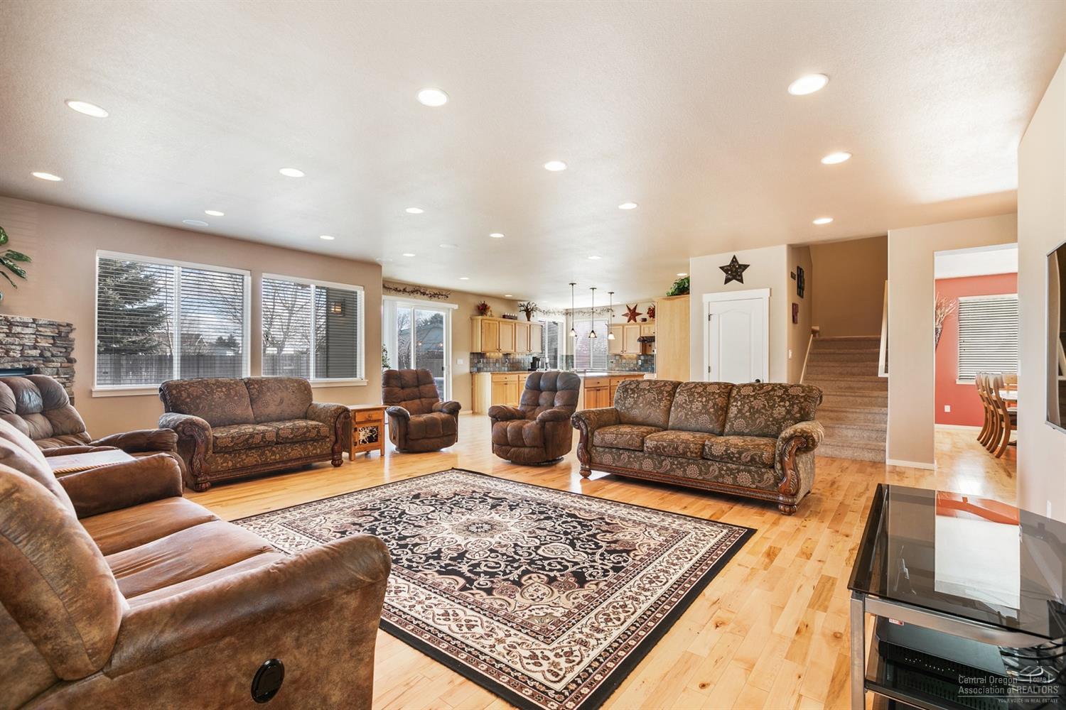 Ni Lah Sha Village - Residential