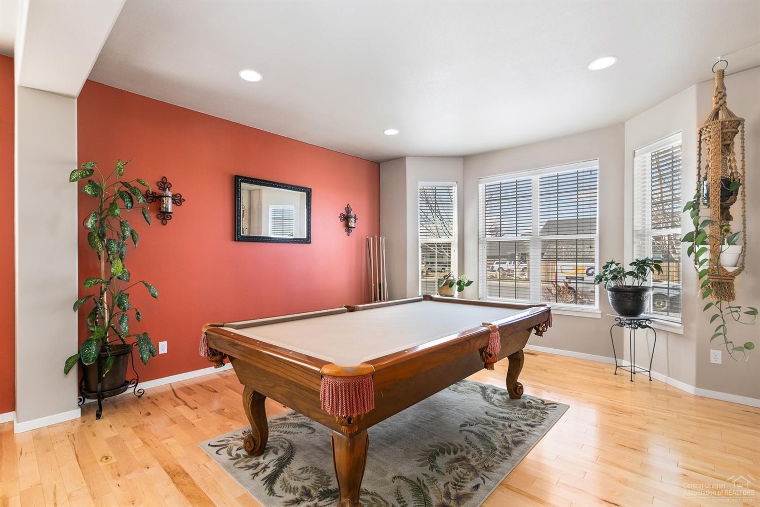 Ni Lah Sha Village - Residential