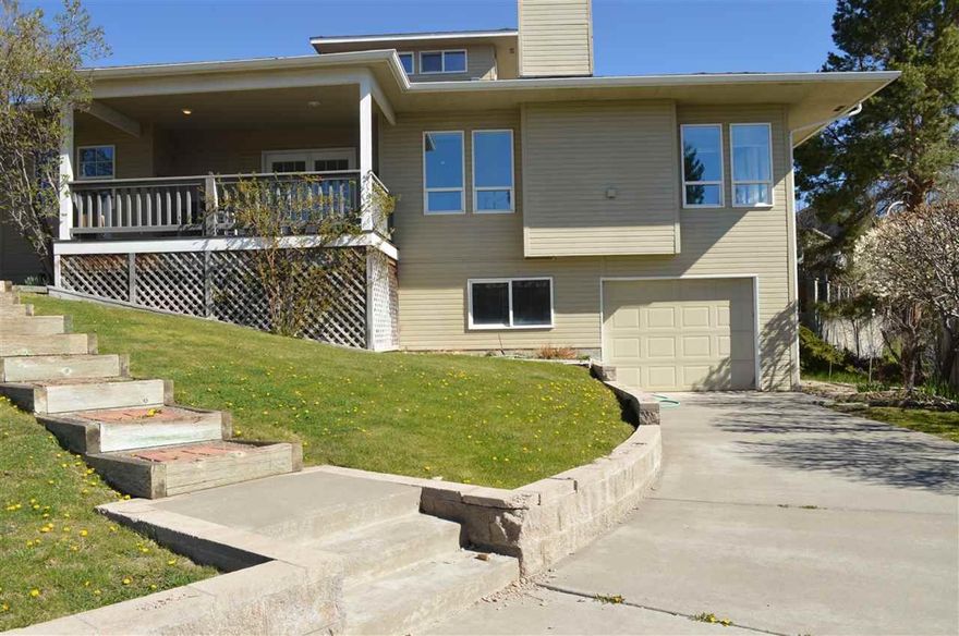 Absolutely Gorgeous Hot Springs Home Located Close To The Hospital And Oit. Well Maintained. Builder Anderson. Custom. Floor Plan Is Very Useable. 4th Bedroom Downstairs Does Not Have Closet. 5th Room Is Currently Used As Storage Or Quilting Room. Could Be Turned Back Into A Larger 3 Garage If Needed. An Additional Room Downstairs And Loft Upstairs. Perfect For Company. End Of A Cul-de Sac. Low Traffic, Excellent School District. A Must See Home!! Majority Of Living Quarters Are All On The