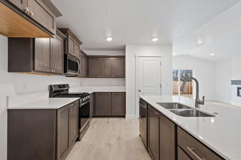 Tiny photo for 4136 SW Pumice Avenue #74, Redmond, OR 97756 (MLS # 220217709)