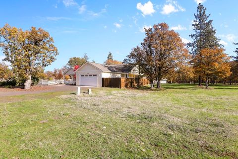 Tiny photo for 6400 Rogue River Drive, Shady Cove, OR 97539 (MLS # 220211856)