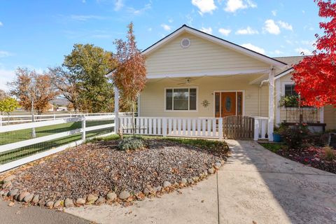 Tiny photo for 6400 Rogue River Drive, Shady Cove, OR 97539 (MLS # 220211856)