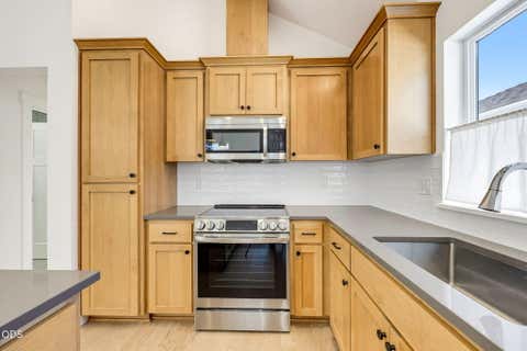 Tiny photo for 583 Coffee Lane, Ashland, OR 97520 (MLS # 220227252)