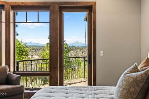 Tiny photo for 1659 NW Wild Rye Circle, Bend, OR 97703 (MLS # 220225108)