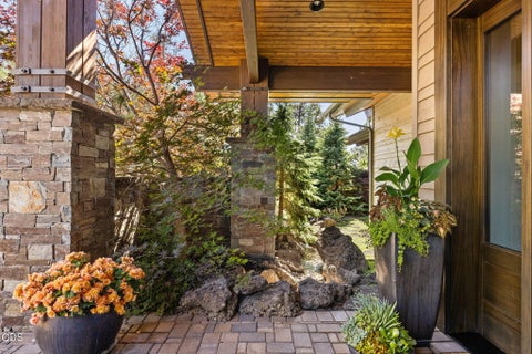 Tiny photo for 1659 NW Wild Rye Circle, Bend, OR 97703 (MLS # 220225108)