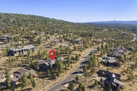 Tiny photo for 1659 NW Wild Rye Circle, Bend, OR 97703 (MLS # 220225108)