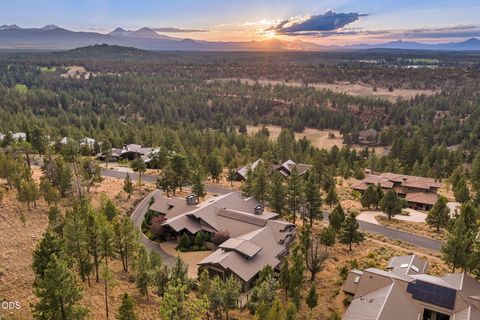 Photo of 1659 NW Wild Rye Circle, Bend, OR 97703 (MLS # 220225108)