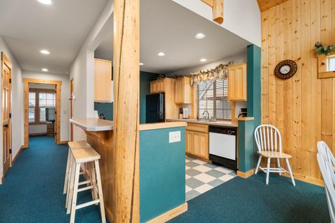 Tiny photo for 8588 Red Wing Lane, Redmond, OR 97756 (MLS # 220219379)