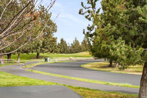 Tiny photo for 8588 Red Wing Lane, Redmond, OR 97756 (MLS # 220219379)
