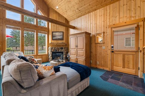 Tiny photo for 8588 Red Wing Lane, Redmond, OR 97756 (MLS # 220219379)