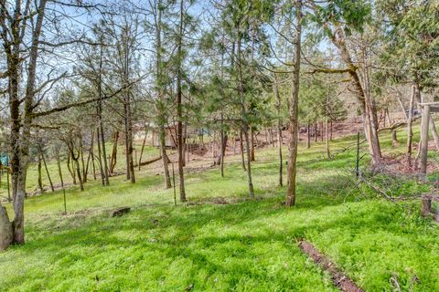 Tiny photo for 5492 Highway 227, Trail, OR 97541 (MLS # 220217389)