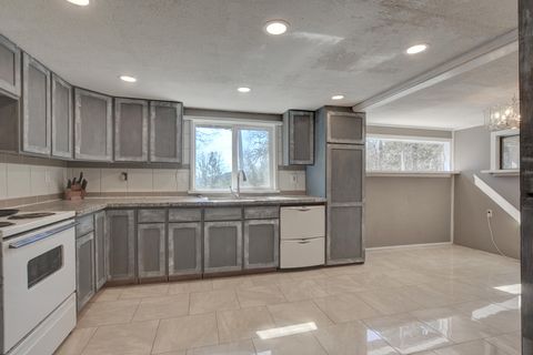 Tiny photo for 5492 Highway 227, Trail, OR 97541 (MLS # 220217389)