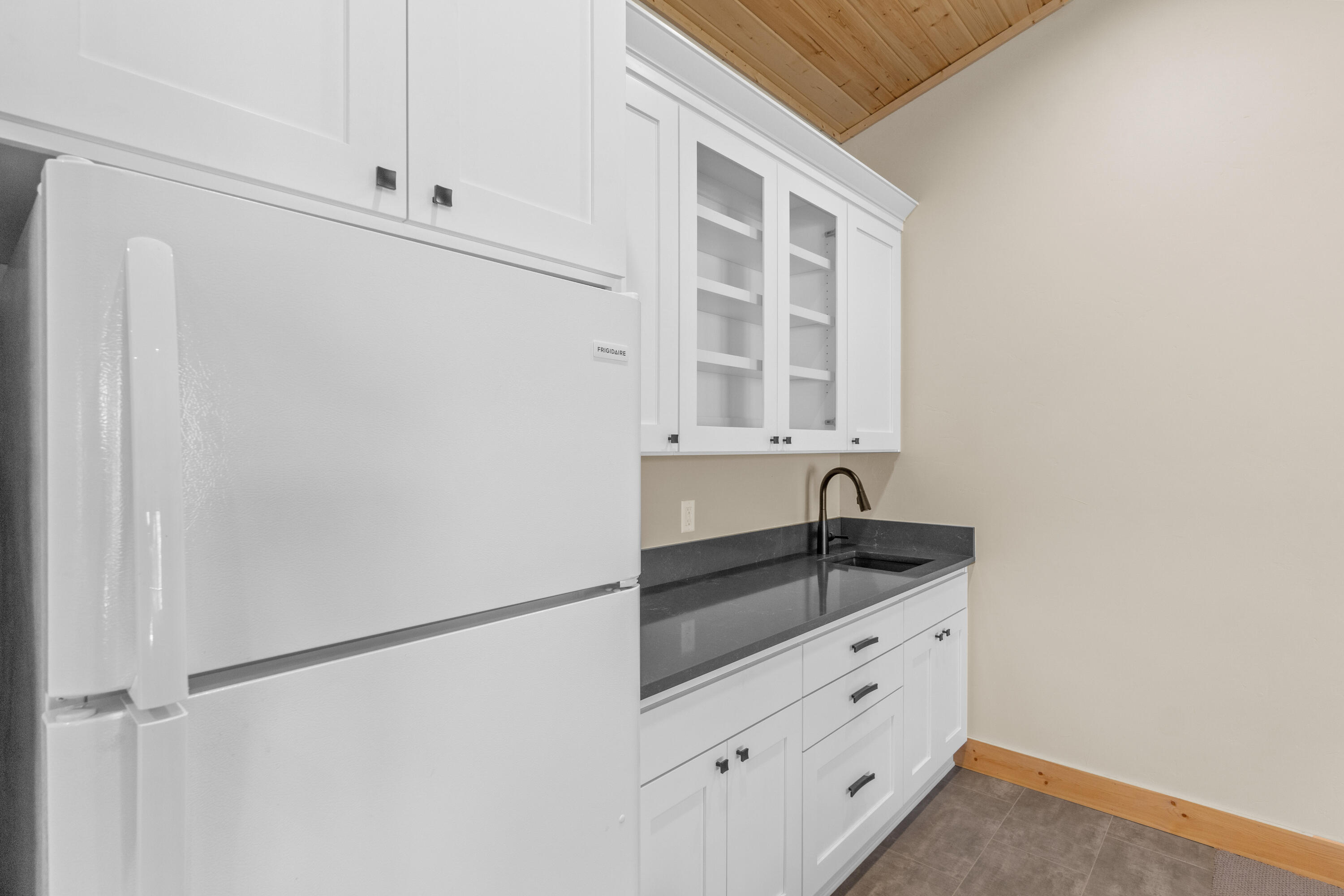 Fall River Estate - Residential