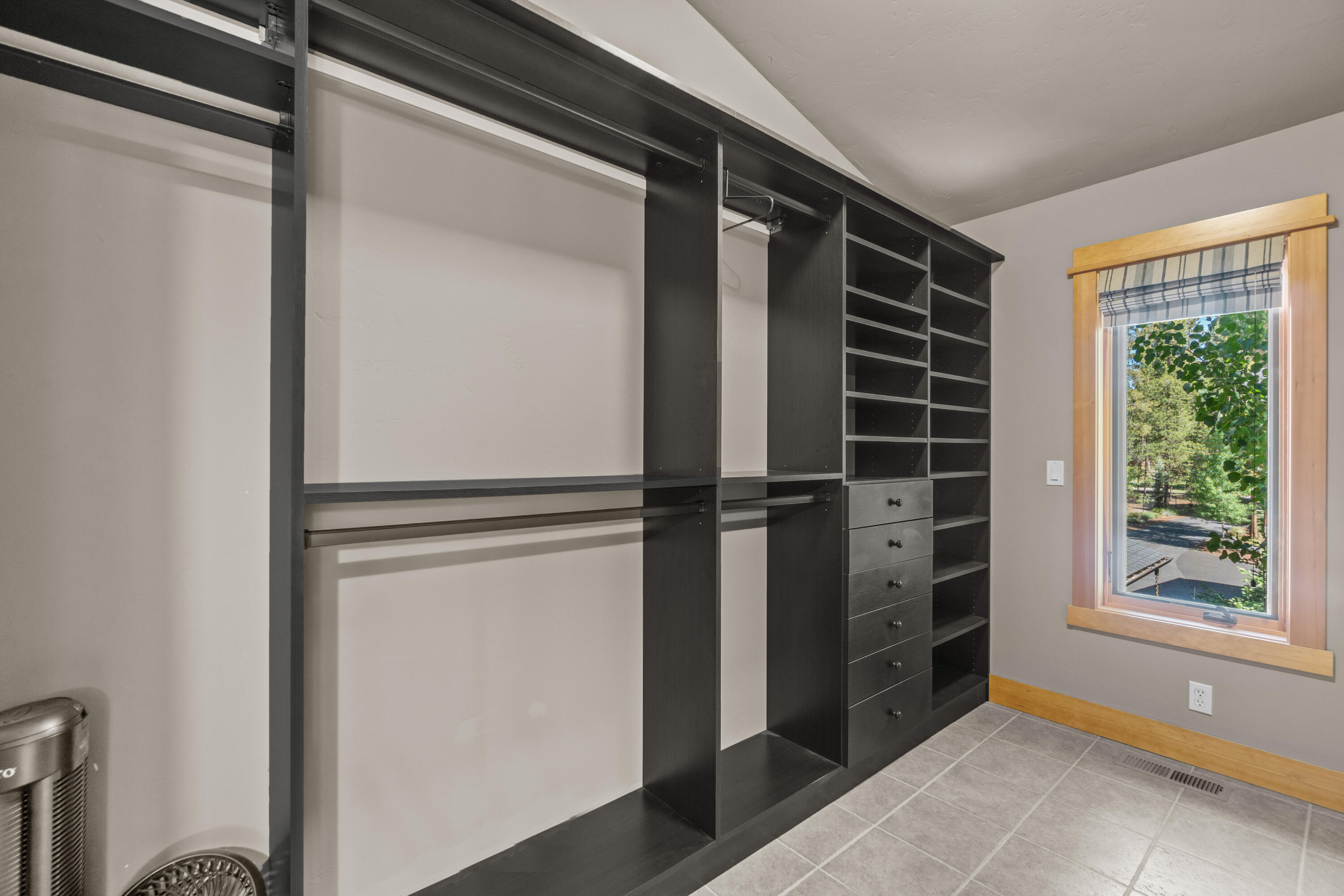 Fall River Estate - Residential