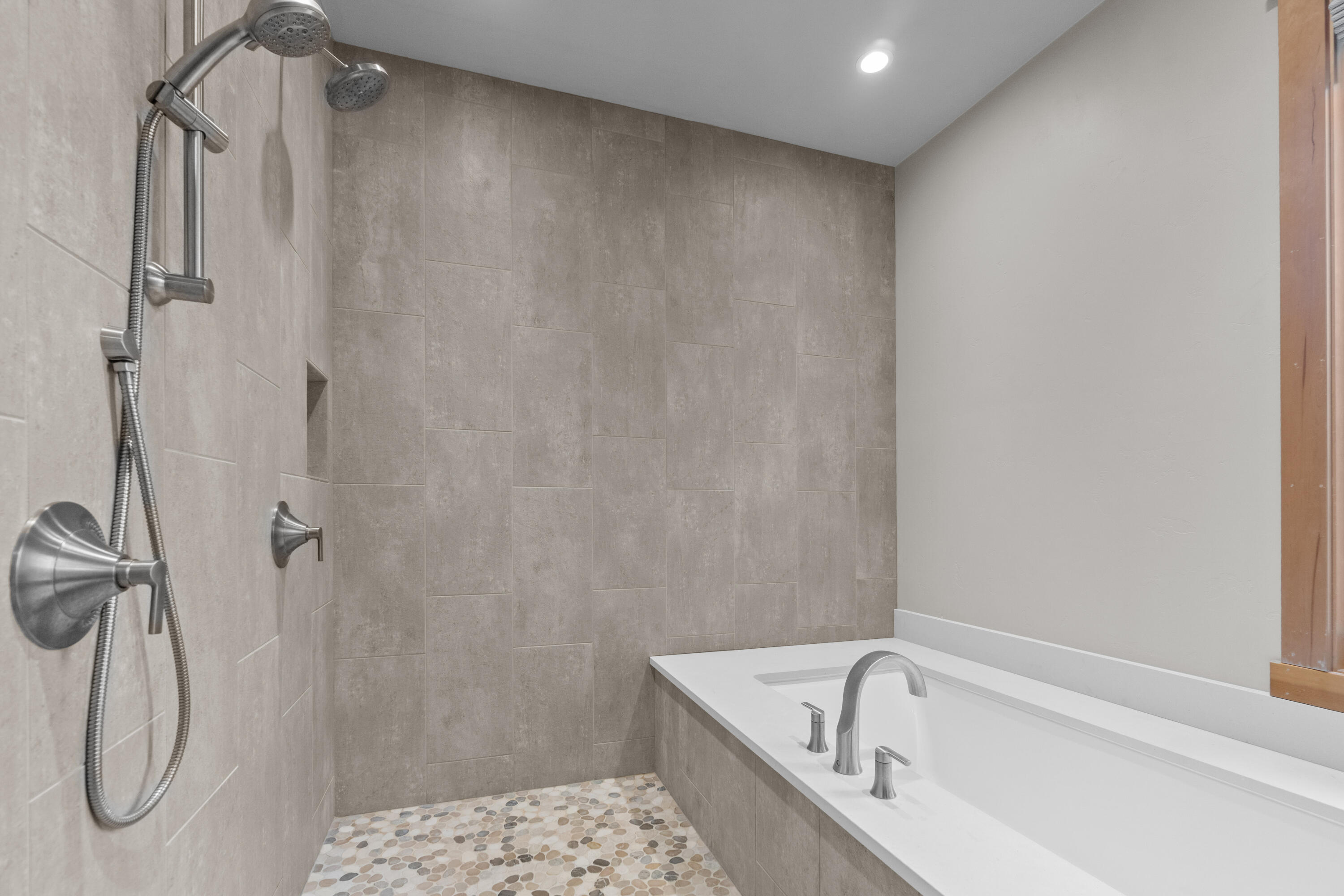 Fall River Estate - Residential