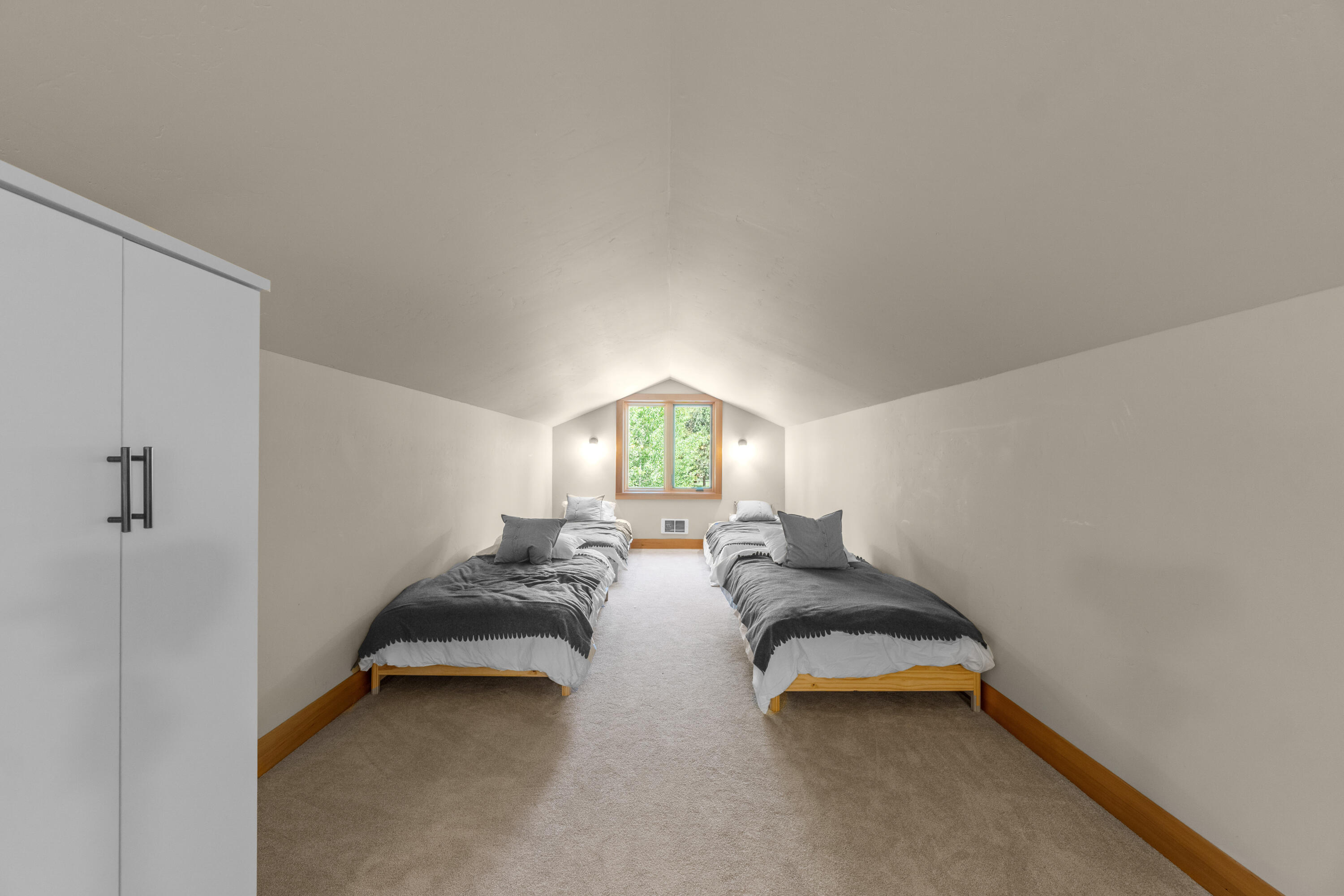 Fall River Estate - Residential