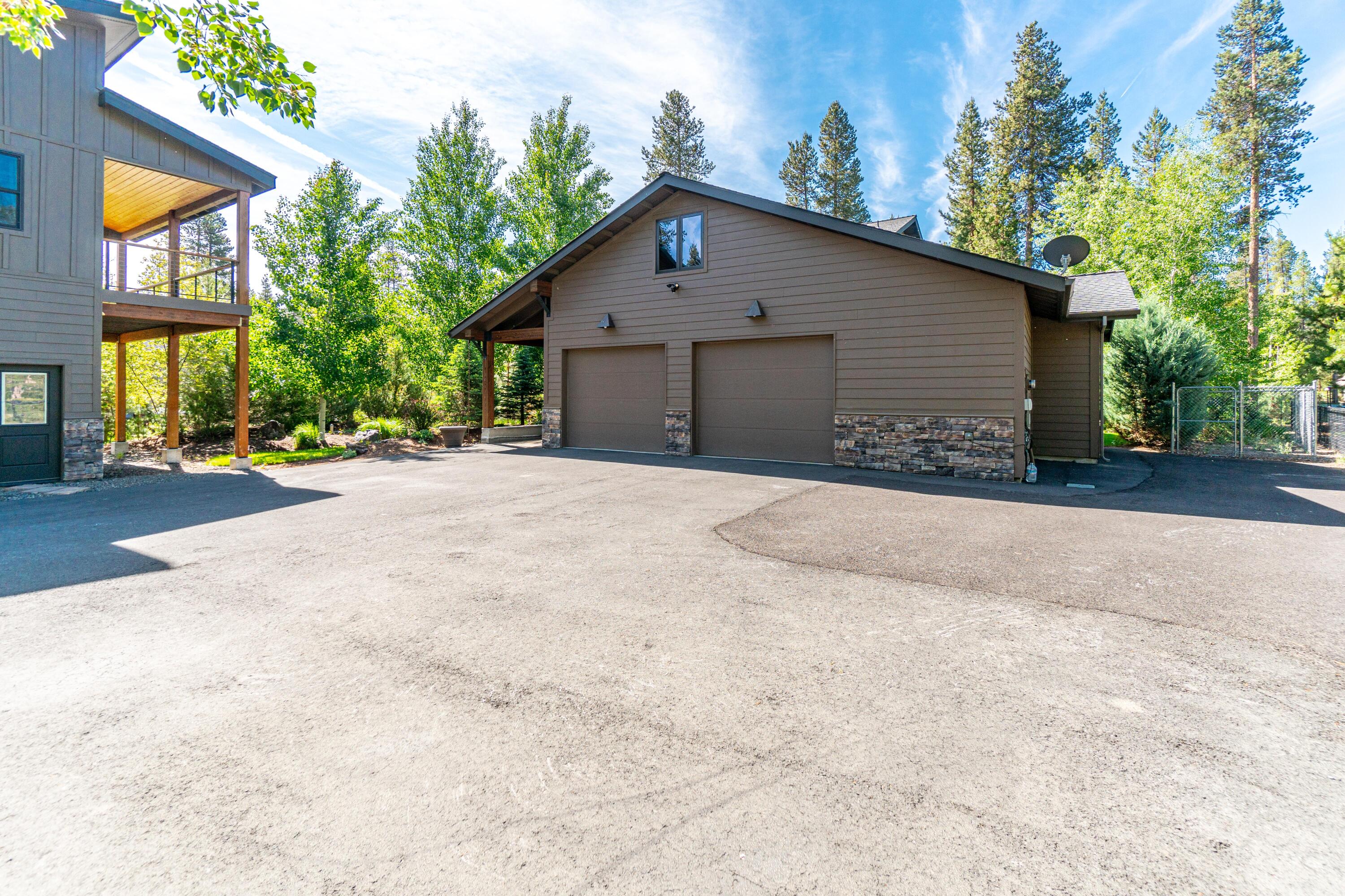 Fall River Estate - Residential