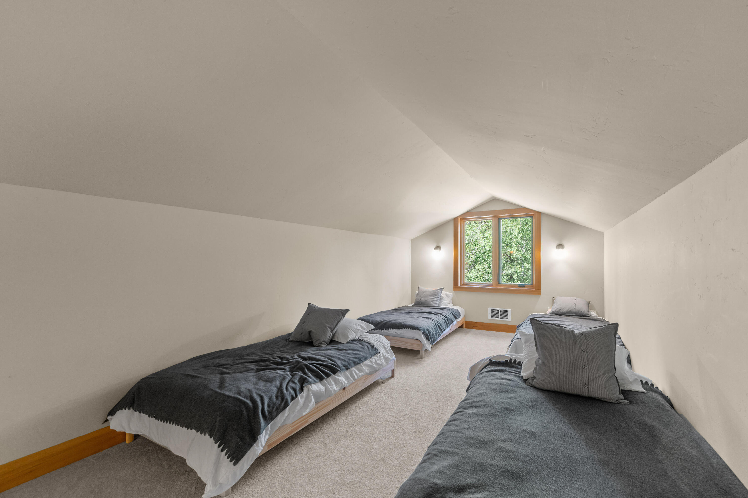 Fall River Estate - Residential