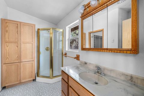 Tiny photo for 52160 Ponderosa Way, La Pine, OR 97739 (MLS # 220199326)