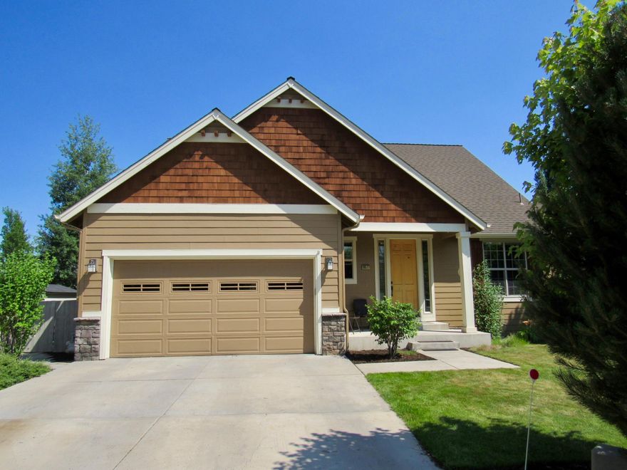 Wonderful home on a cul-de-sac in River Rim.  Built by Hendrickson Homes, features include vaulted ceilings in great room, lots of windows, hardwood flooring, granite counters and stainless steel appliances.  The master bedroom is on the main level, as well as an office.  Two bedrooms with a full bath upstairs and some great storage.  Triple car tandem garage, fully fenced yard and within walking distance to restaurants & shopping.  One year home warranty. Don't miss this one!