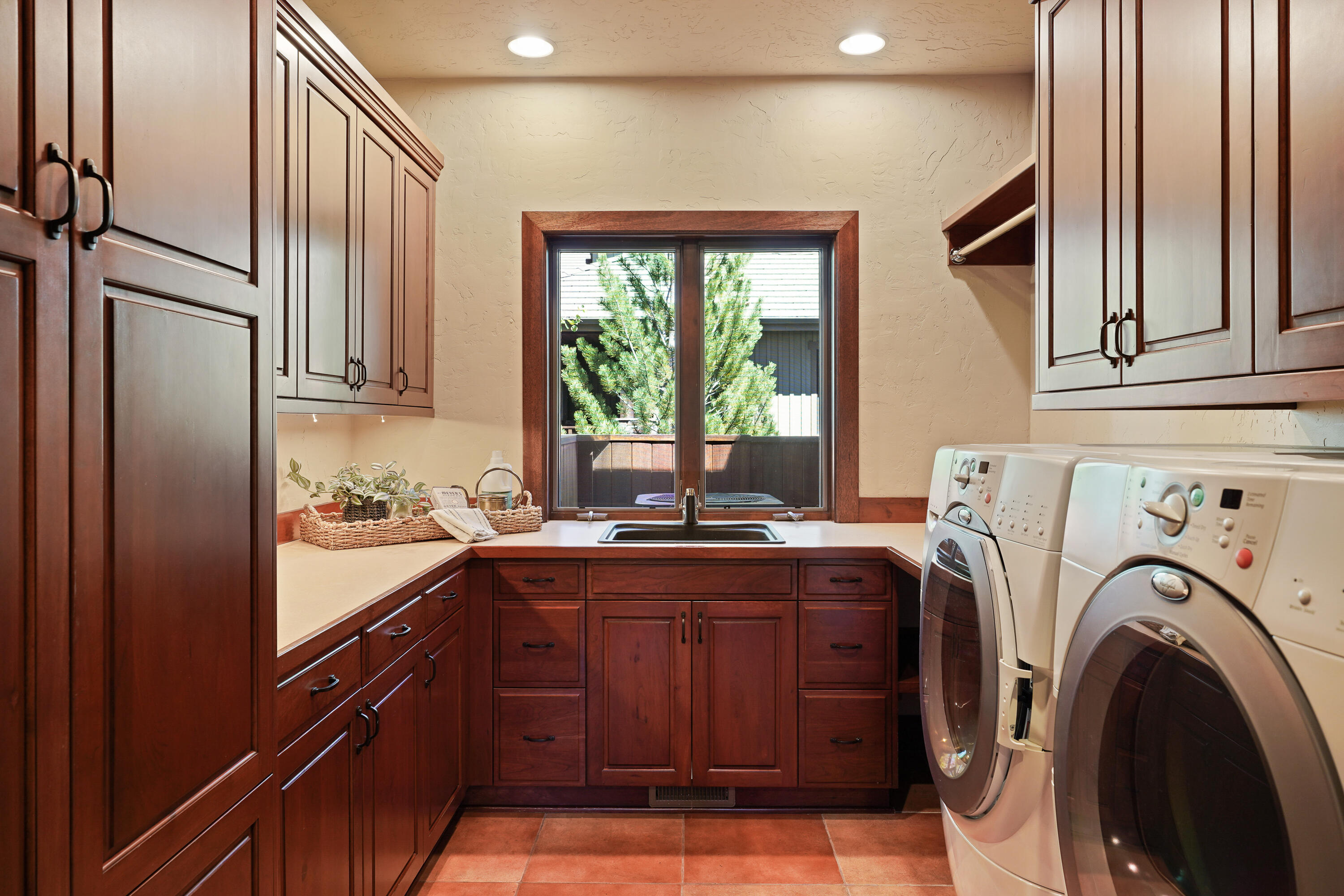 Broken Top - Residential