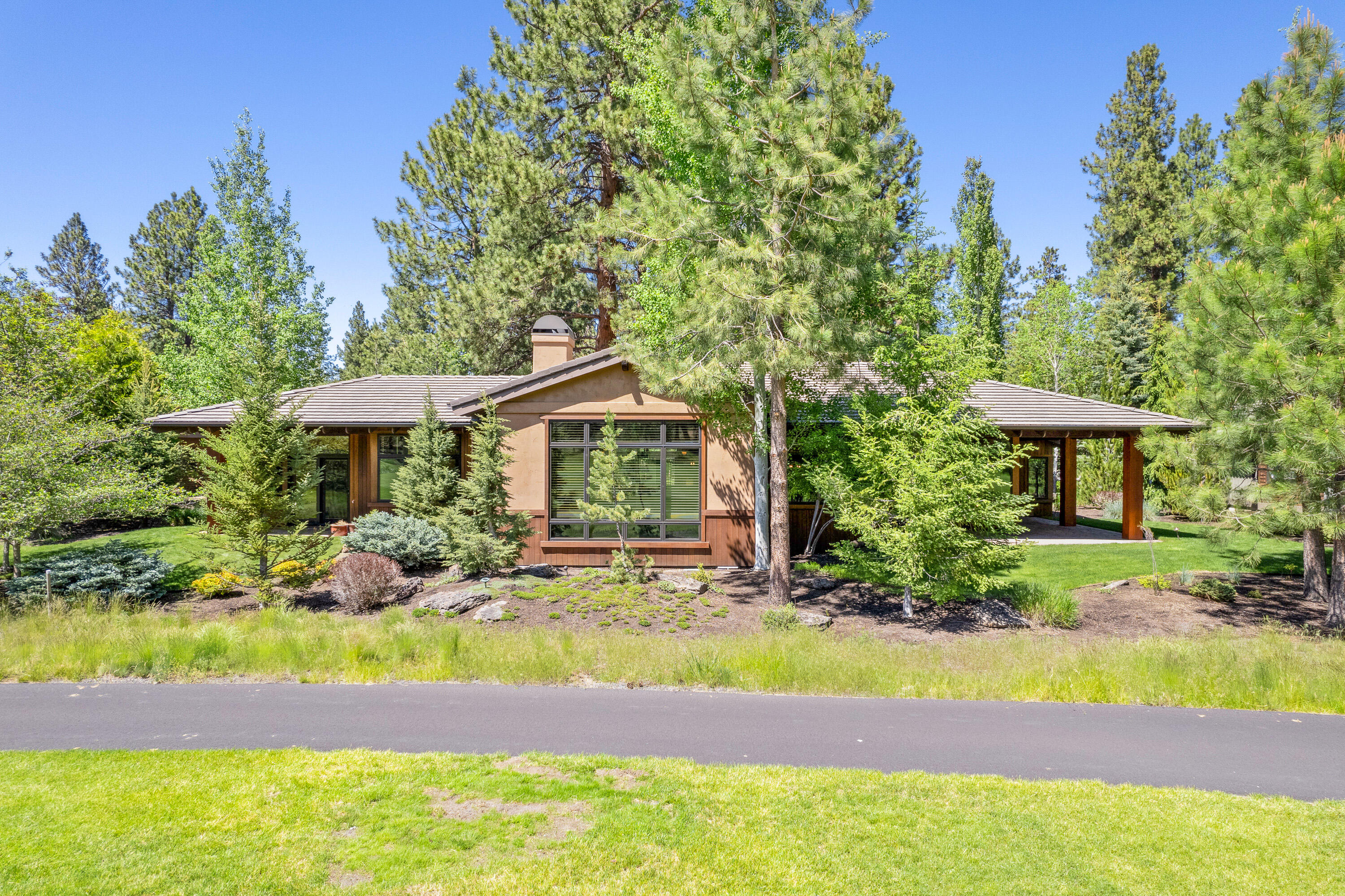 Broken Top - Residential