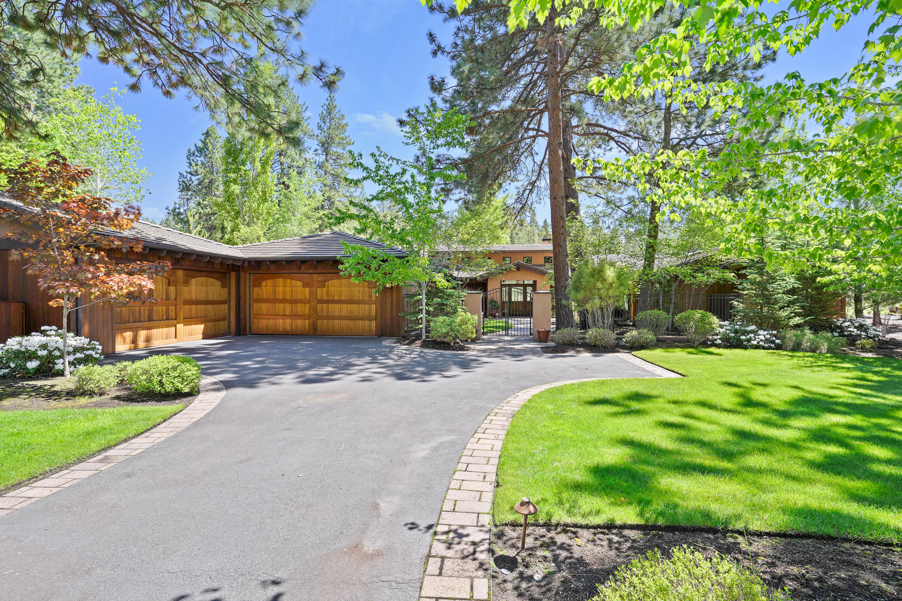 Broken Top - Residential