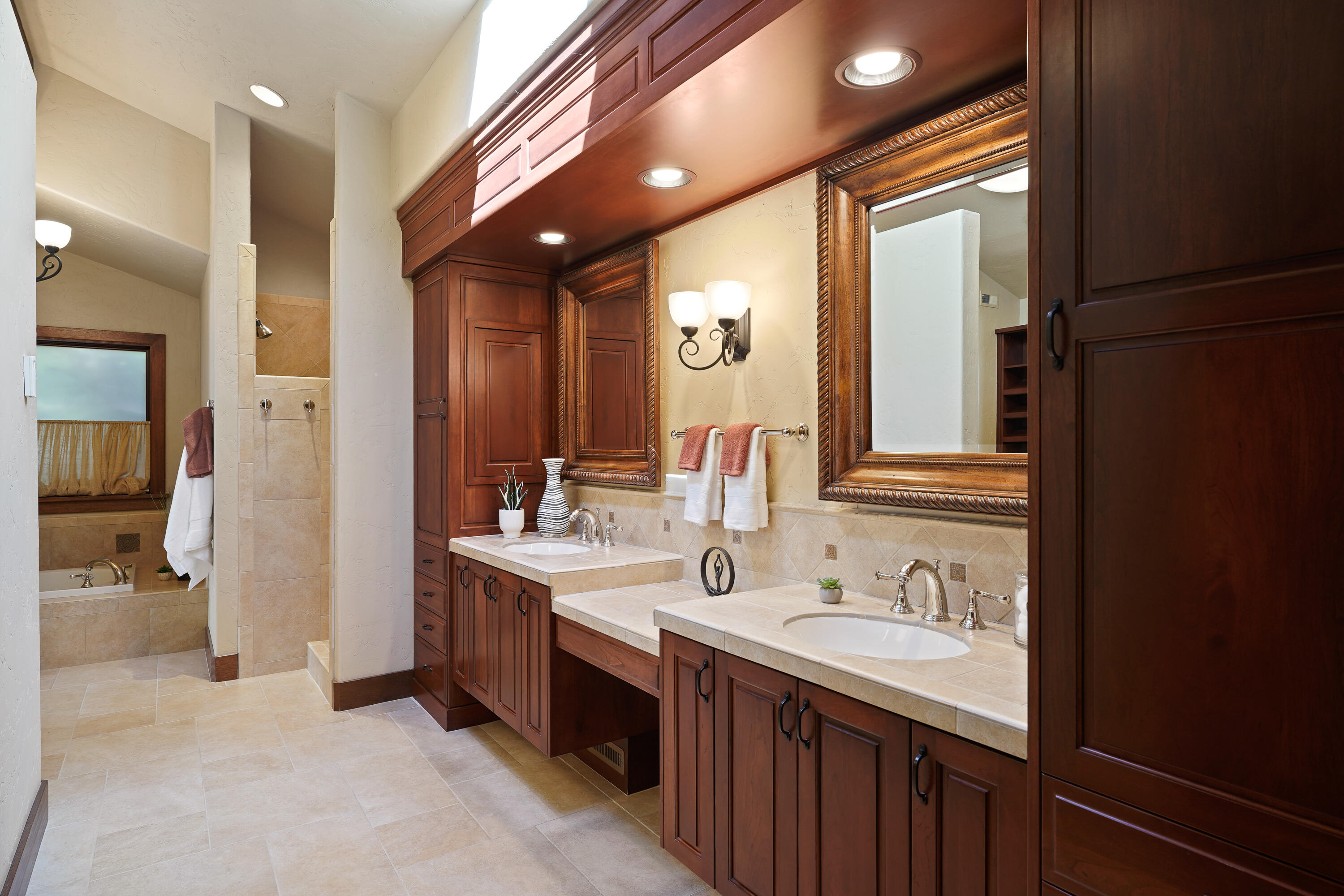 Broken Top - Residential