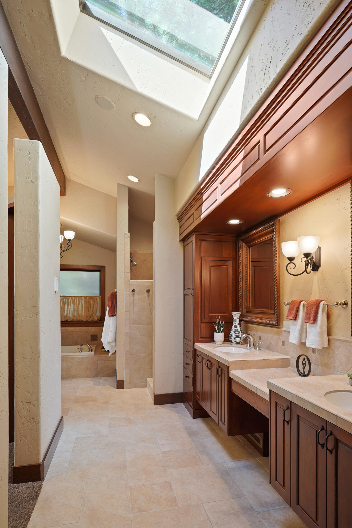 Broken Top - Residential