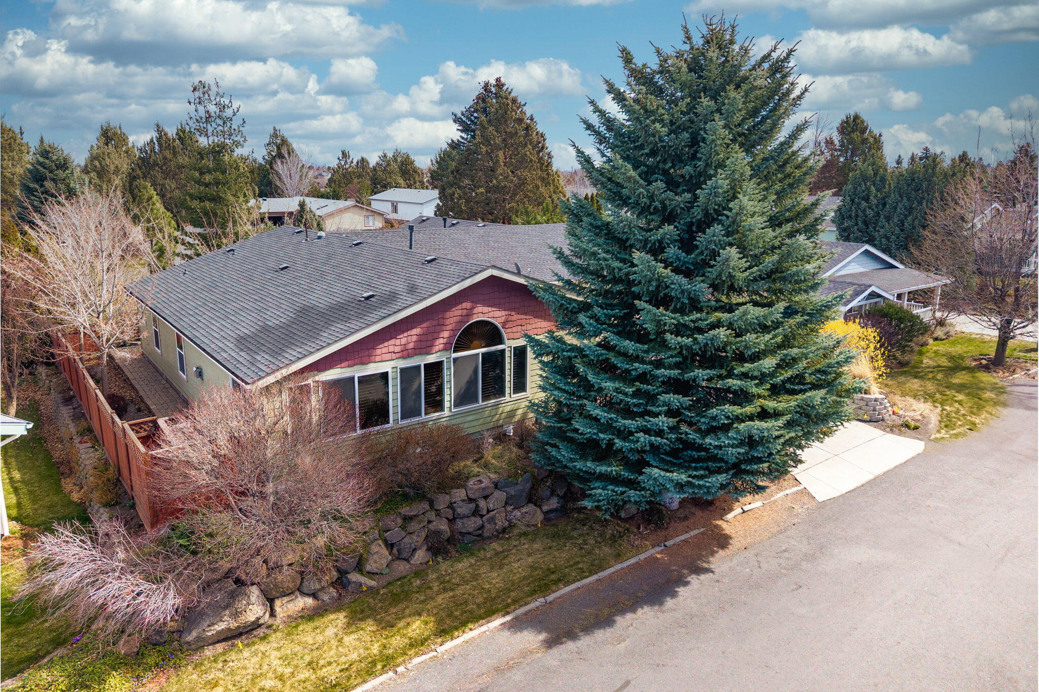 2432 NE Crocus Way