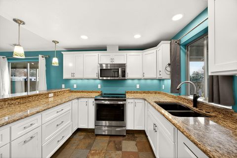 Tiny photo for 7793 Fallbrook Lane, White City, OR 97503 (MLS # 220212606)