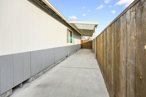 Tiny photo for 7793 Fallbrook Lane, White City, OR 97503 (MLS # 220212606)