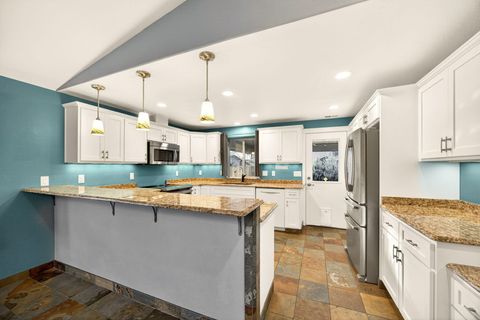 Tiny photo for 7793 Fallbrook Lane, White City, OR 97503 (MLS # 220212606)